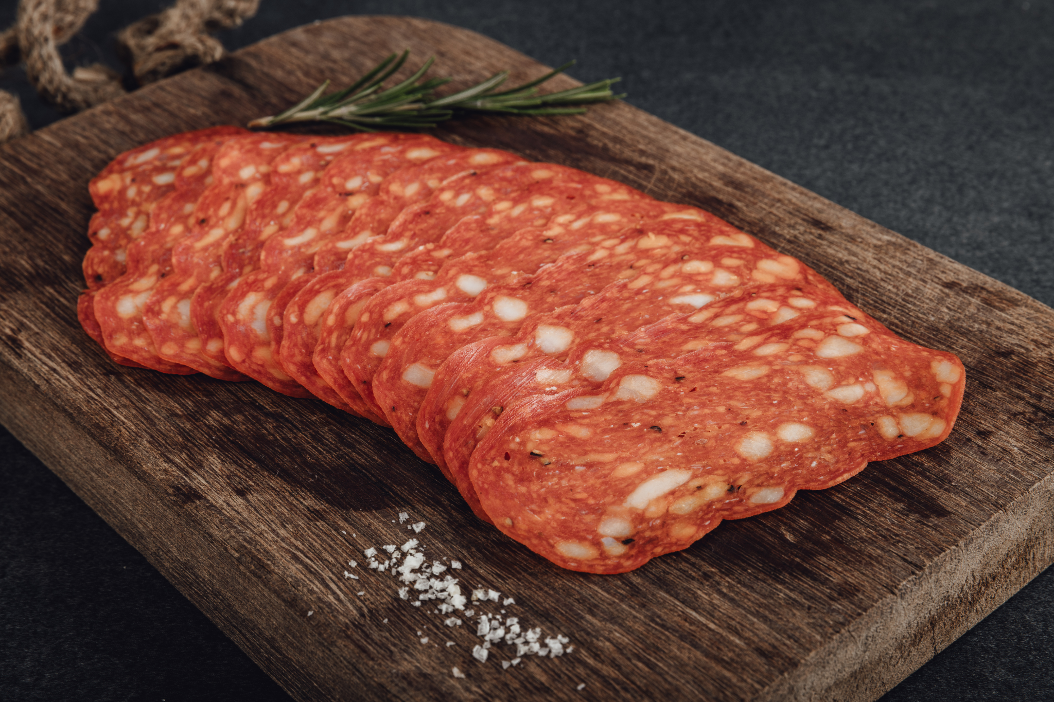 Buffelsalami Schiacciata opengesneden